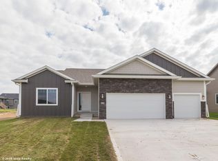 845 NE Owl Ridge Ln, Waukee, IA 50263