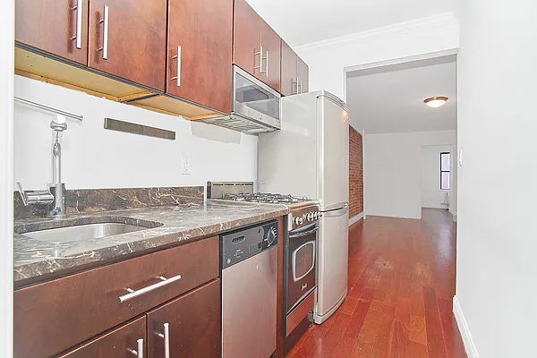 Rented by Keller Williams NYC | media 32