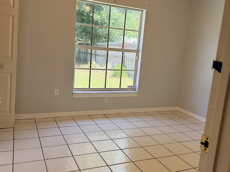 32550 Lakeshore Dr — Photo 5