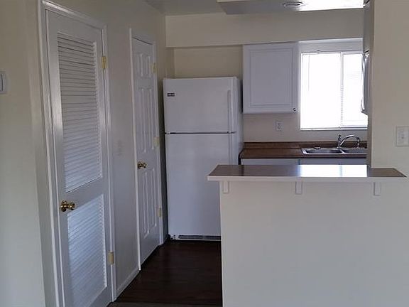 5th image of 2614 Pine Lake Ter Unit D