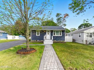 2216 Adams Ave, Toms River, NJ 08753