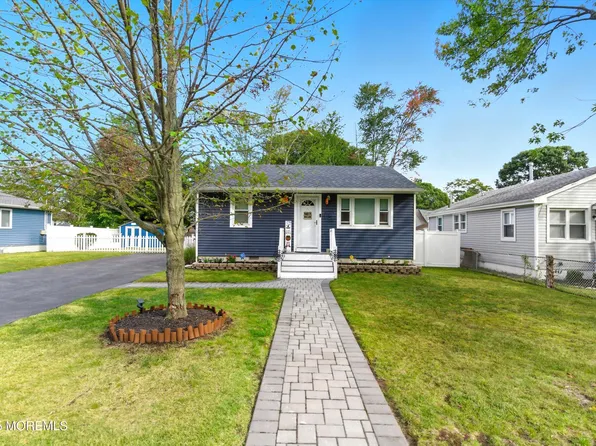 2216 Adams Avenue, Toms River, NJ 08753