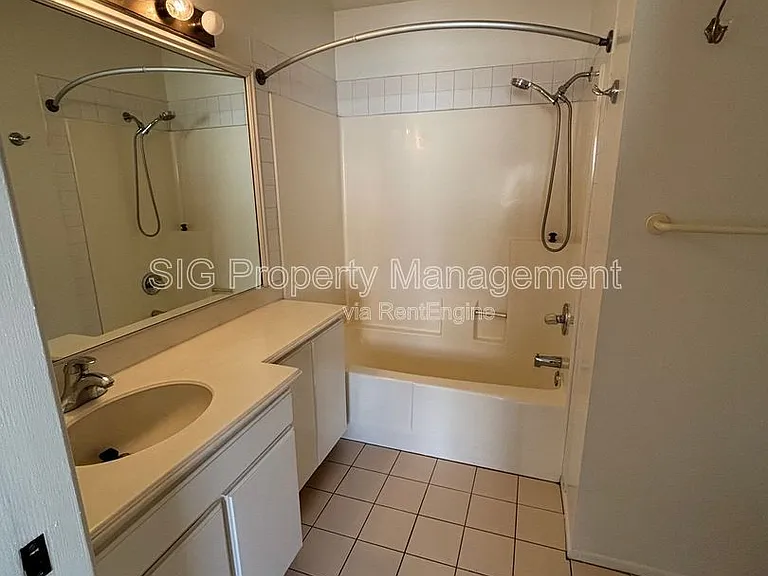 691 S Marengo Ave #4 — Photo 17