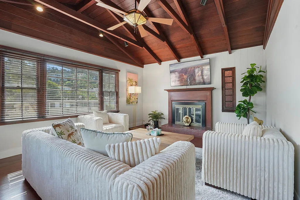 4 bed, 2004 sqft, $11,000 — Photo 1