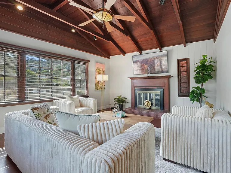 1745 W Silver Lake Dr — Photo 1