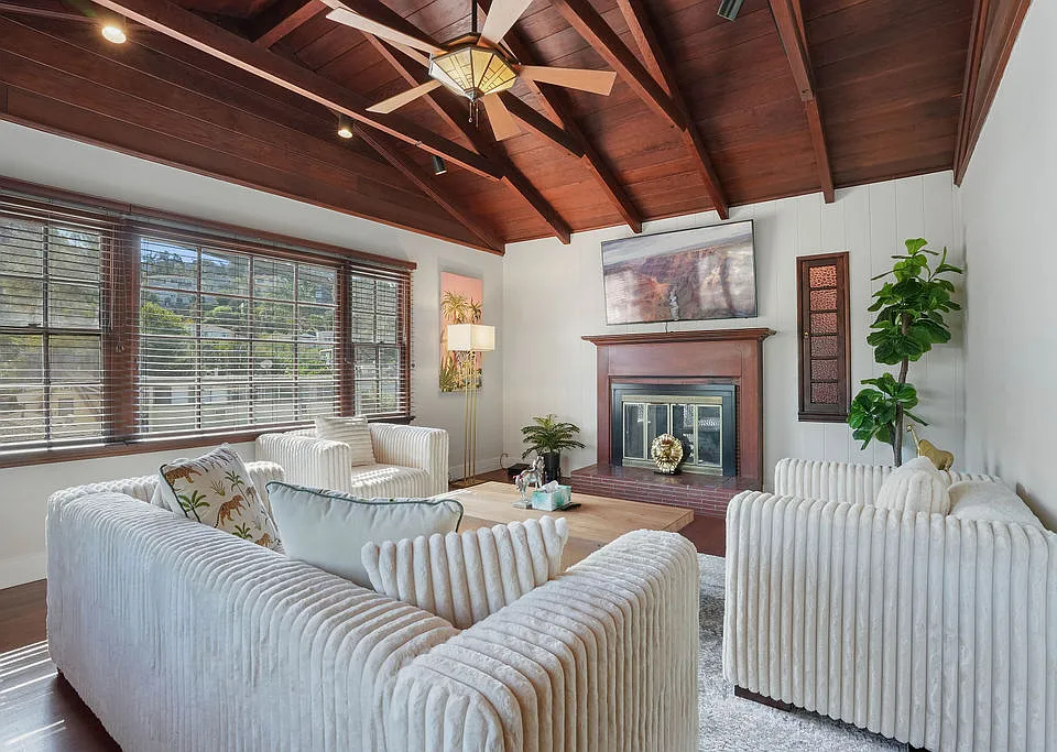 1745 W Silver Lake Dr