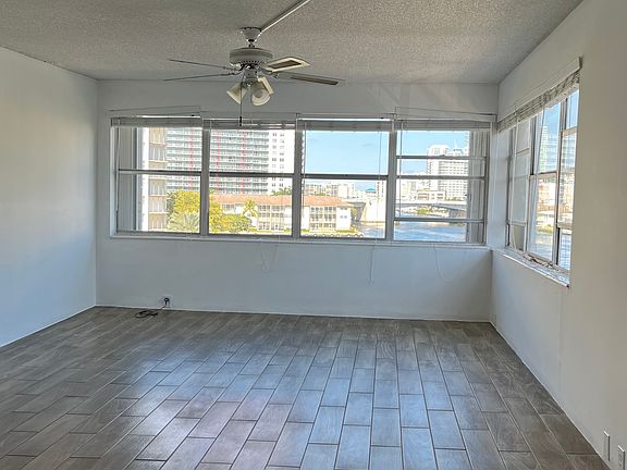 5th image of 111 Golden Isles Dr APT D10