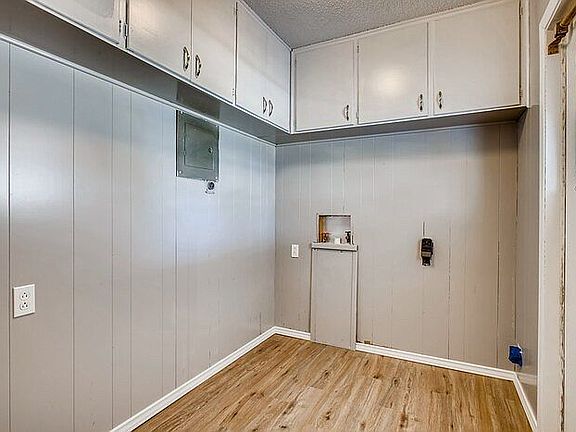 3rd image of 811 Vogel Dr
