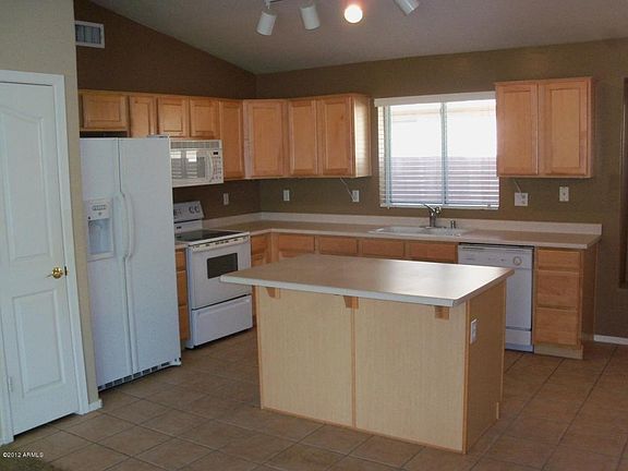 5th image of 1917 E Williams Dr
