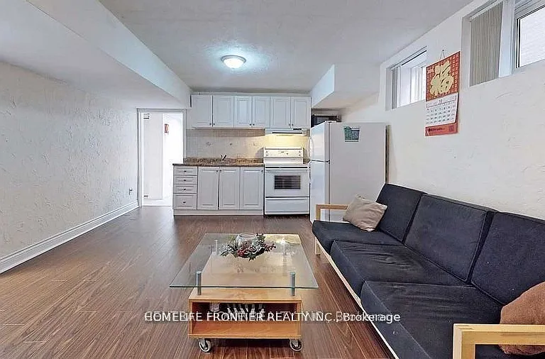40 Sumner Heights Dr #LOWER — Photo 3