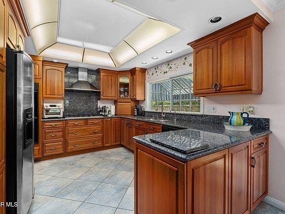 3rd image of 17701 Corinthian Dr