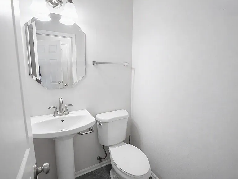 3224 Bromley Ln #3224 — Photo 13
