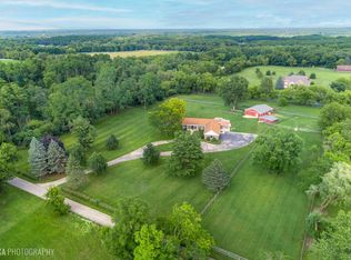 157M Helm Rd, Barrington, IL 60010