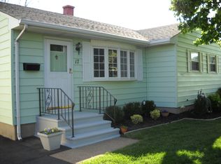 17 Kilmer Dr, Ewing, NJ 08638