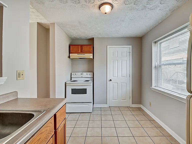 1409 Union St #2 — Photo 12