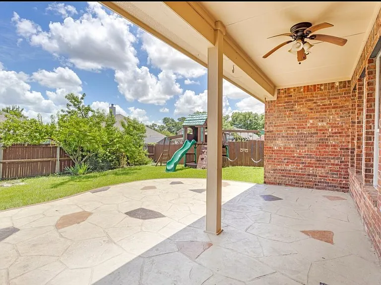 933 Bens Dr — Photo 22