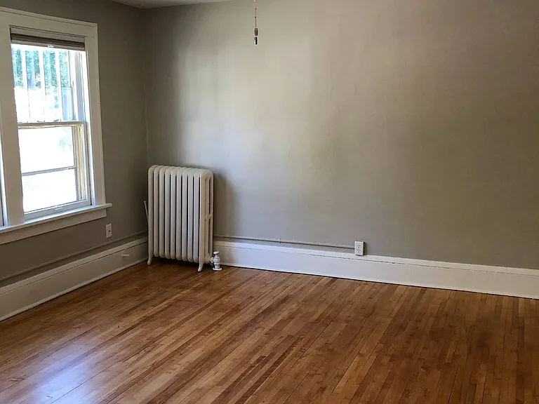 Ashland & Laurel Apartments — Photo 31