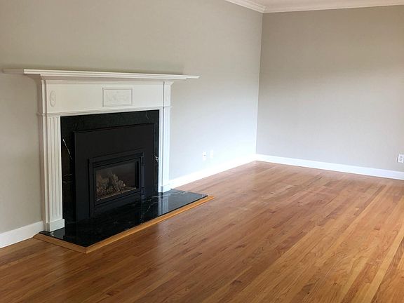 5th image of 31 Kent Pl APT 1