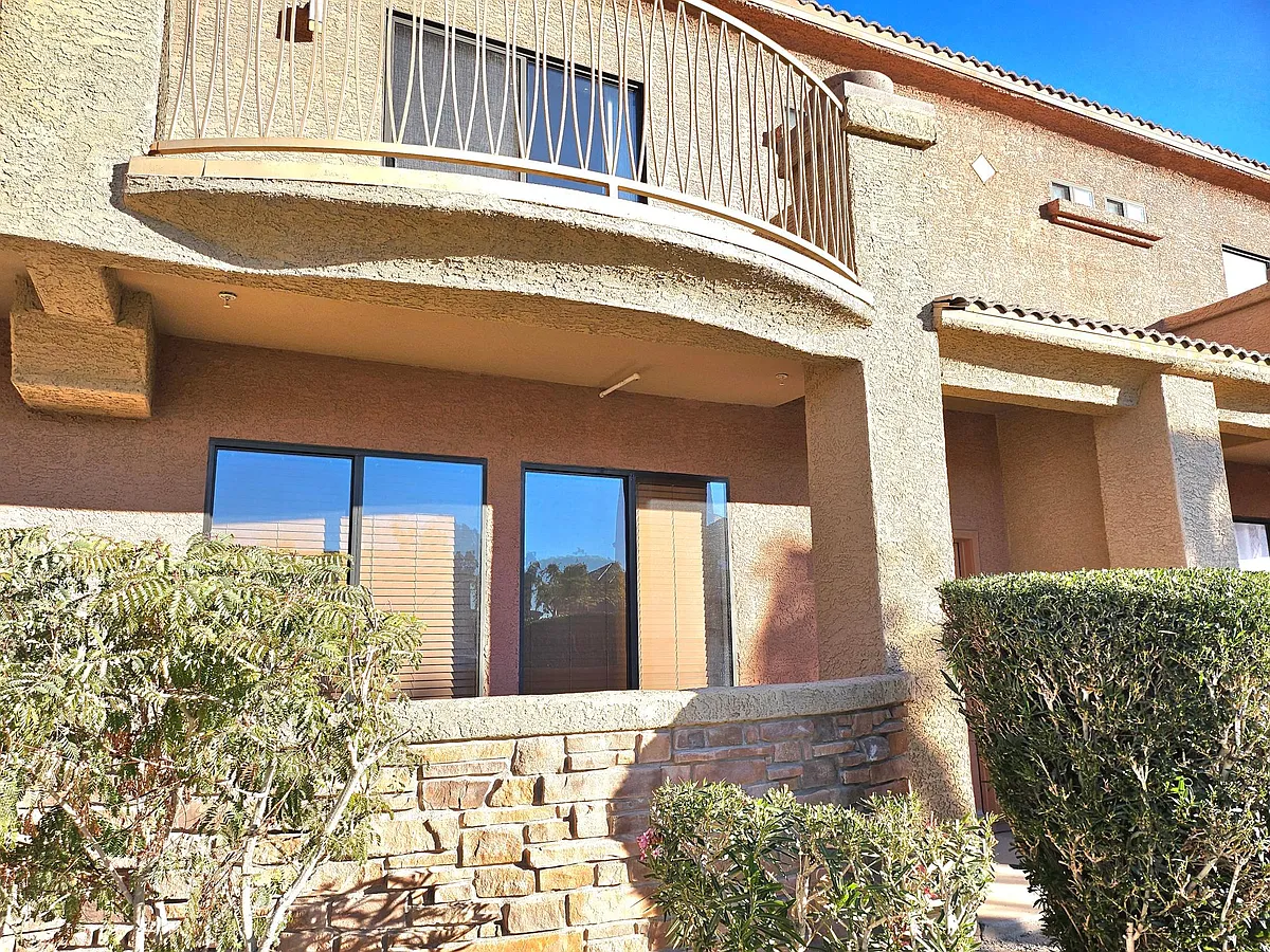 Front of condo - 3591 W 22nd St #C