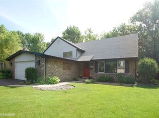 955 S Walnut Ave, Arlington Heights, IL