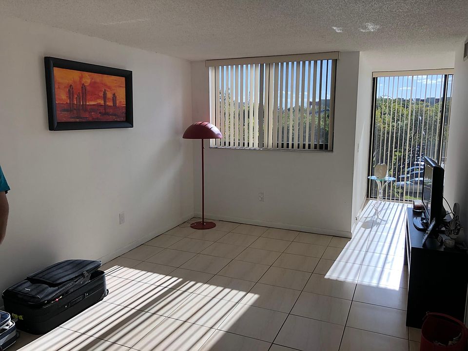1st image of 9400 W Flagler St APT 306