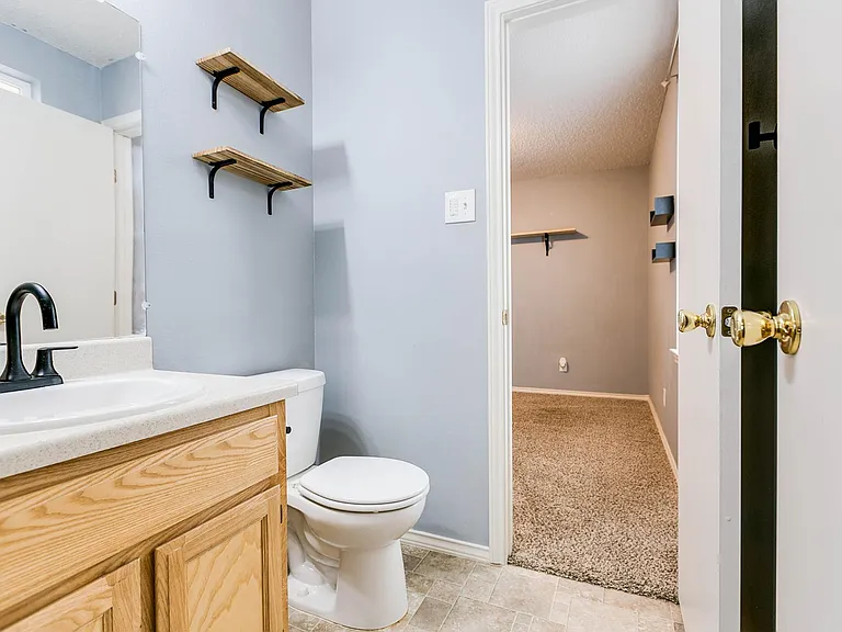 1221 Elmo Ln — Photo 24