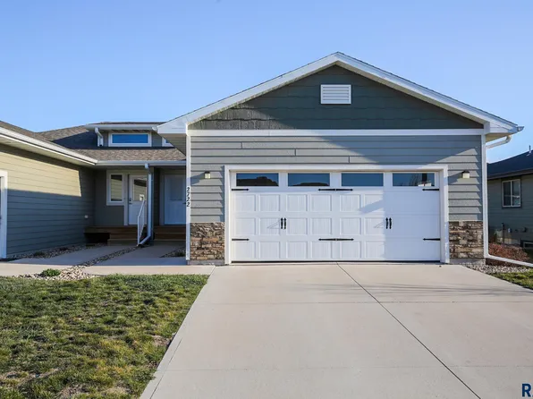 2722 E Sunburst Dr, Brandon, SD 57005