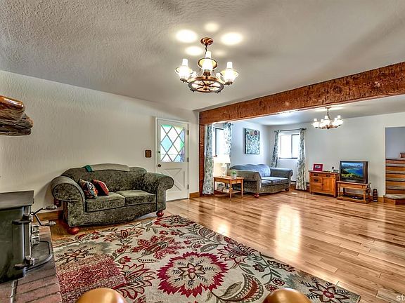 3rd image of 2812 Santa Claus Dr