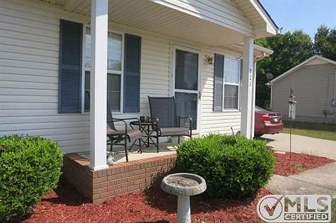 3rd image of 921 Crabapple Ln