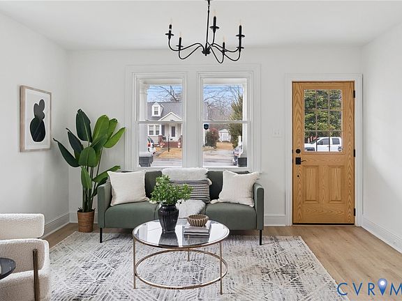 3rd image of 1413 Young St
