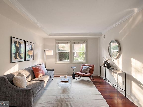 2nd image of 718 S Washington St APT 101