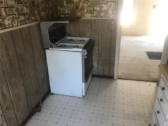 5th image of 3265 Hale Ave