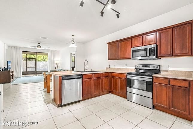 1st image of 1212R Serengeti Way