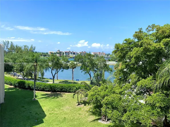 3450 Blue Lake Dr APT 502, Pompano Beach, FL 33064
