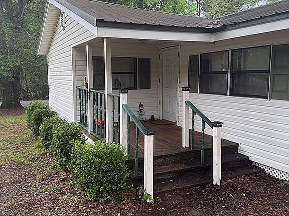 3rd image of 196 Burnett Rd