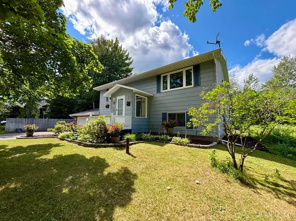 119 Veda St, Marquette, MI 49855