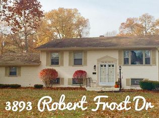 3892 Robert Frost Dr, Youngstown, OH