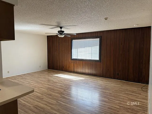 210 E Hunter Dr — Photo 4
