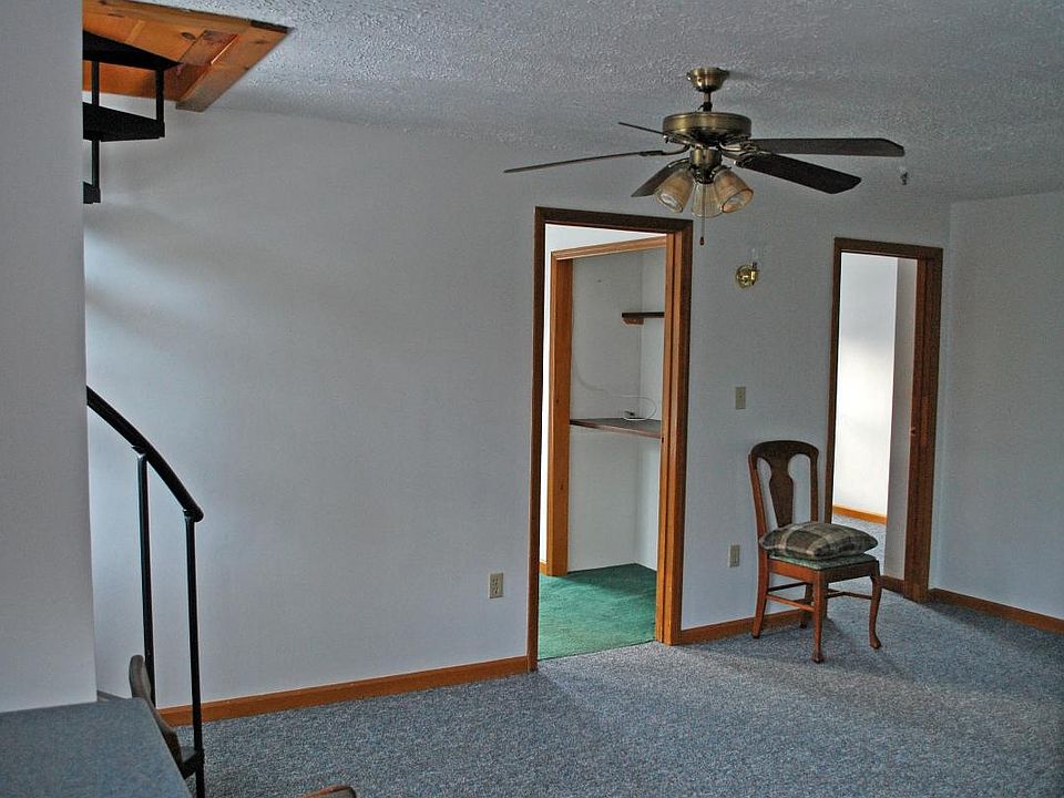 Dining Area or combo Dining/Living Rm