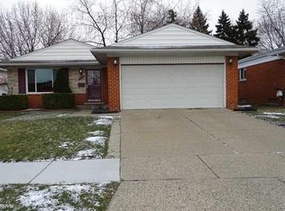 964 Kenilworth Pl, Clawson, MI 48017