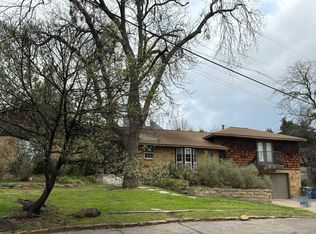 735 Rainbow Dr, Dallas, TX 75208