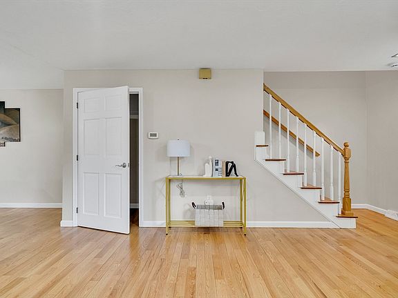 4th image of 11 Beth Cir #11