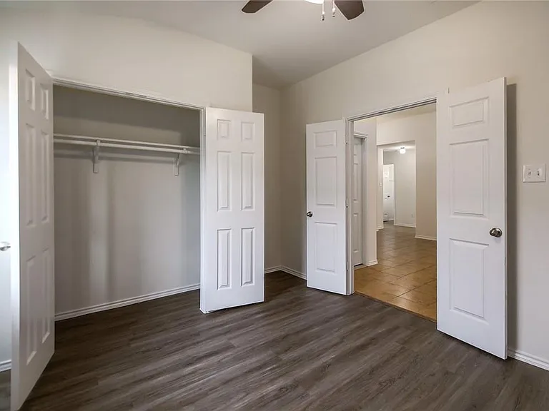 137 Langtry Ln — Photo 28