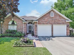735 James St, Tomball, TX 77375