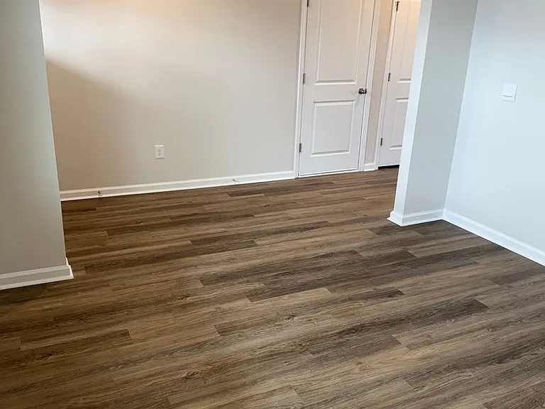 2528 Revolutionary Way — Photo 4