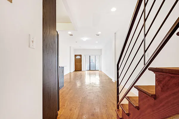 Sold by Davis & Associates Realty Inc | media 18