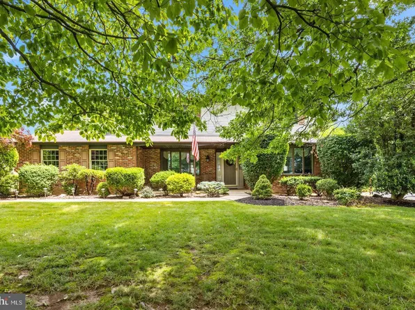 19 E Julianna Dr, Churchville, PA 18966