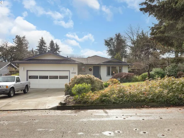 1953 NW Lamont Ave, Roseburg, OR 97471