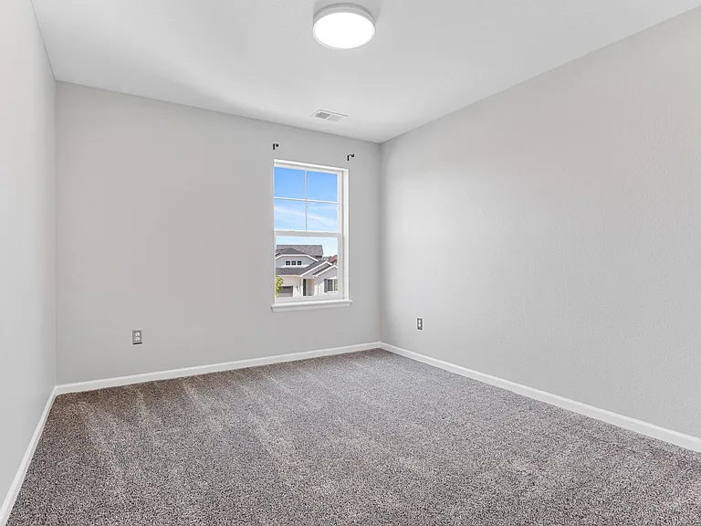 490 W Ridge Cir — Photo 35