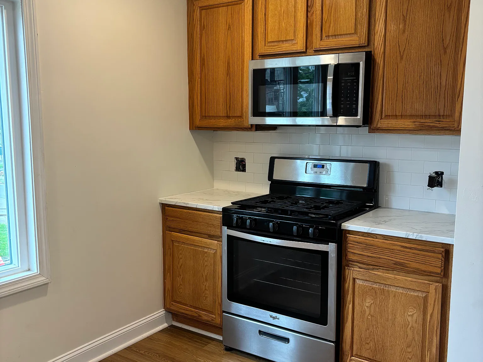 4 bed, 1600 sqft, $2,400 — Photo 3